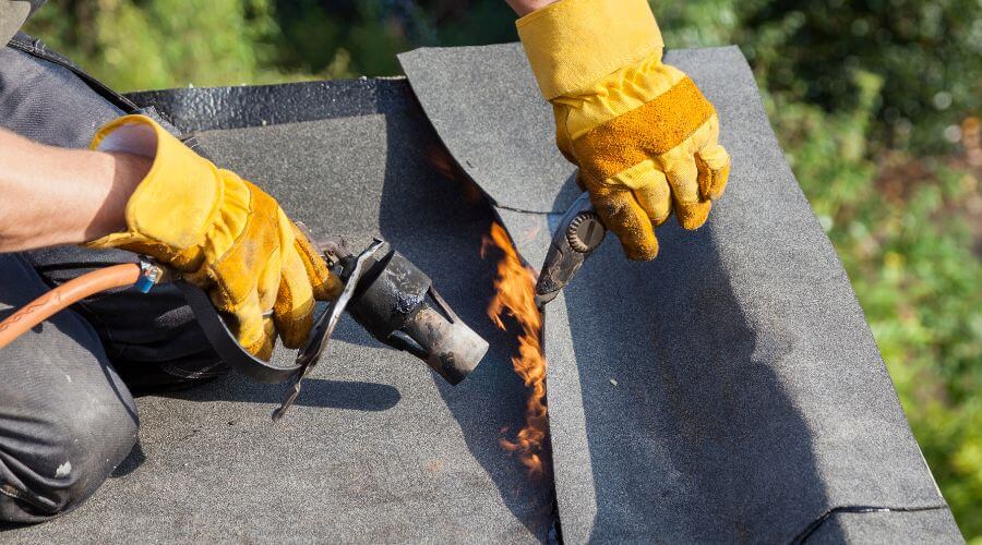 Professional gutter cleaning in Cheswold, DE